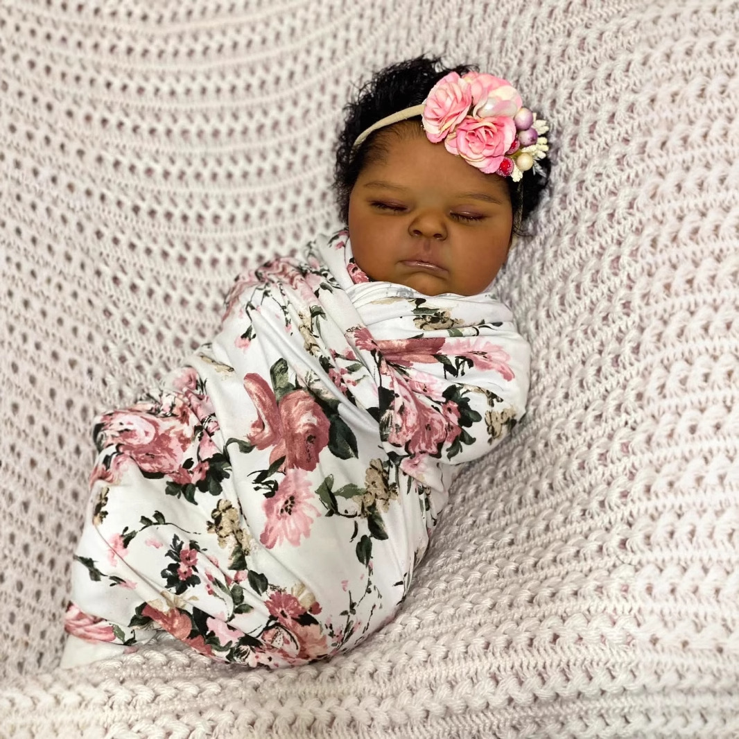 Reborn Baby Doll Silicone Realistic - Peau foncée pêches 19 pouces réaliste