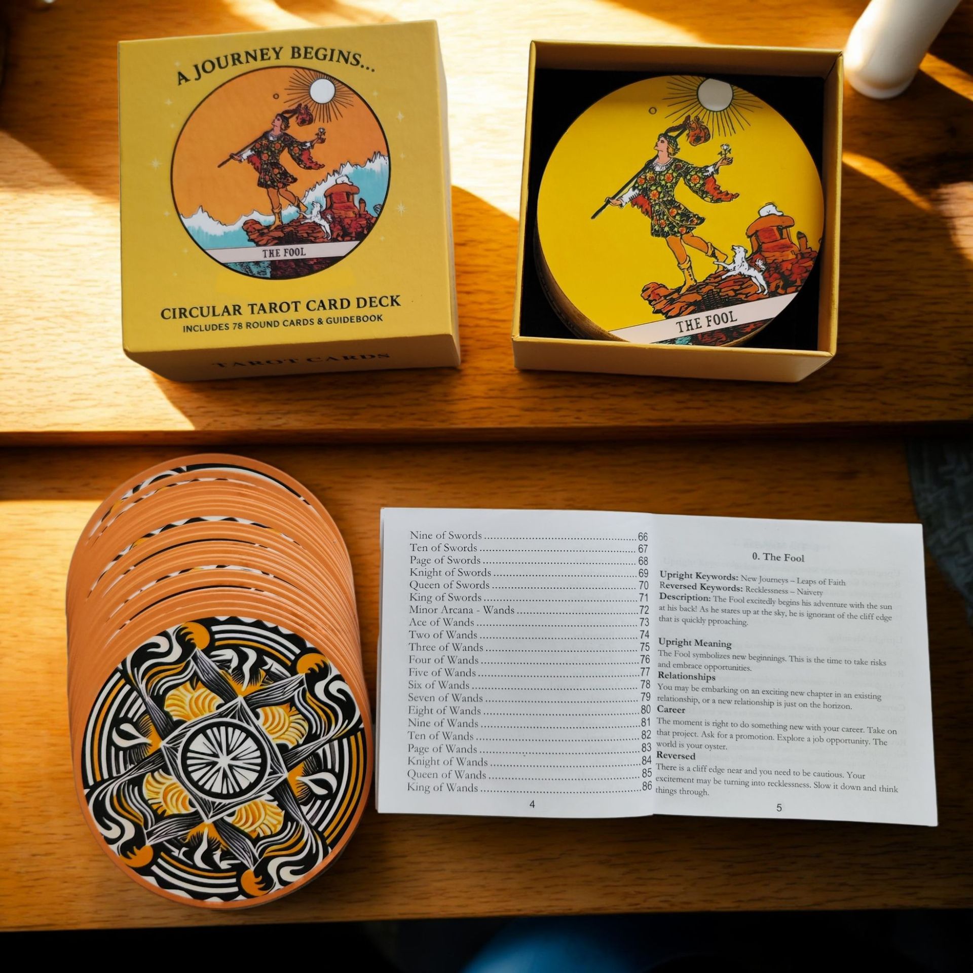 Tarot Cards Deck With Guidebook - Jeu de cartes de tarot circulaires